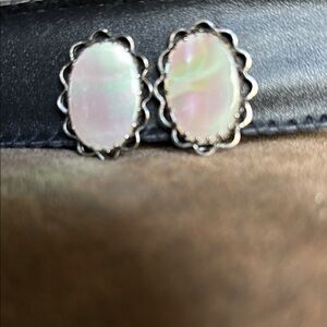 Elegant Silver-tone Mother of Pearl Scalloped clip-on Earrings